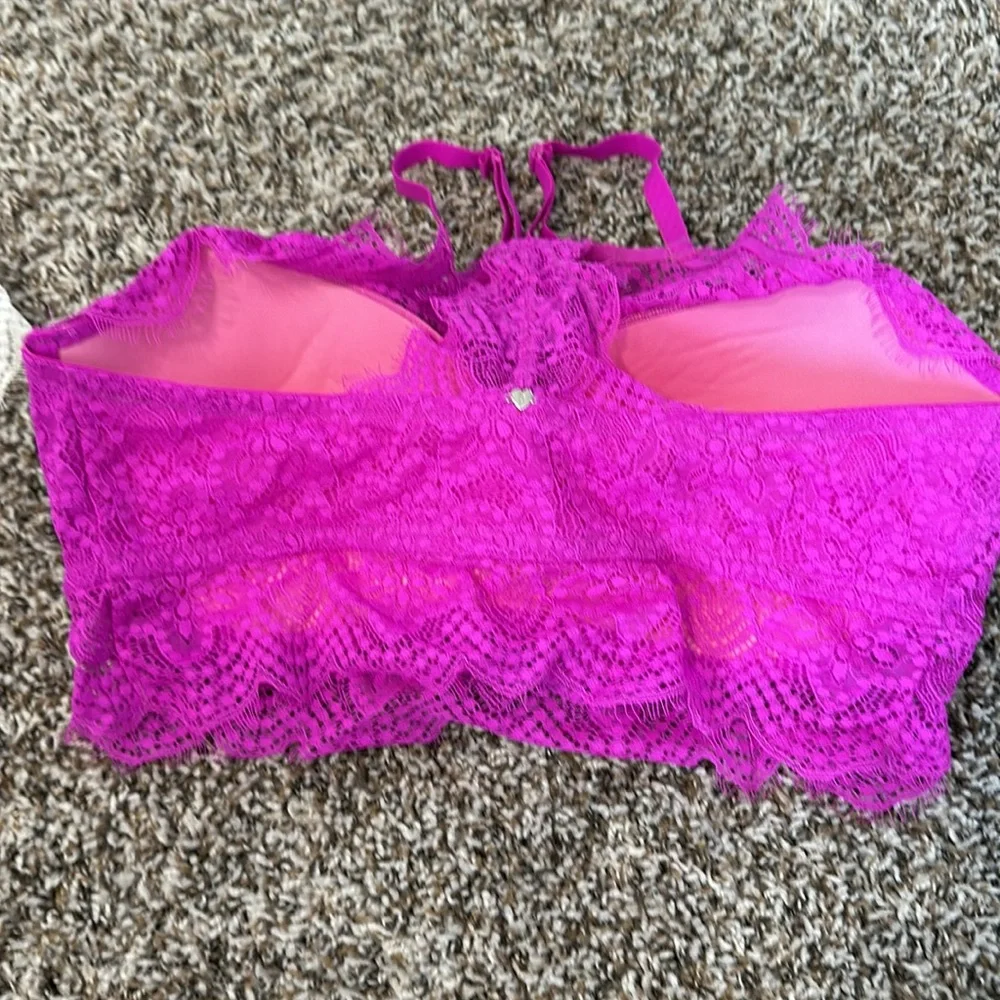 Vs pink lace bras 2 - Picture 3 of 10